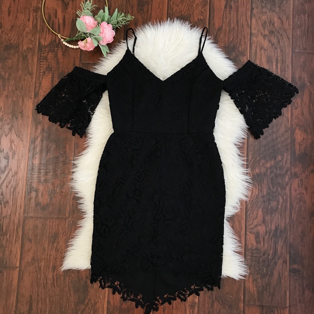 NWOT Adelyn Rae Krista Black Lace Sheath Dress